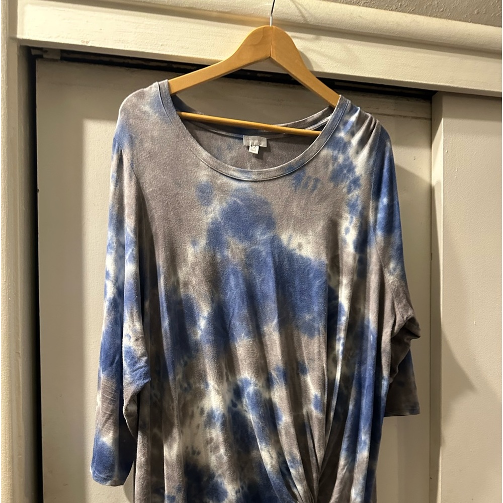Avenue Shirt - Size 22/24 - Like New